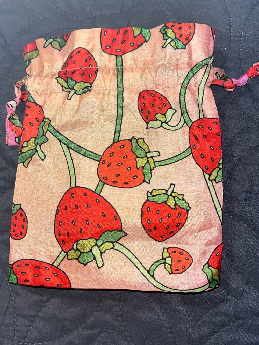 BAGGU STRAWBERRY PRINT POUCH